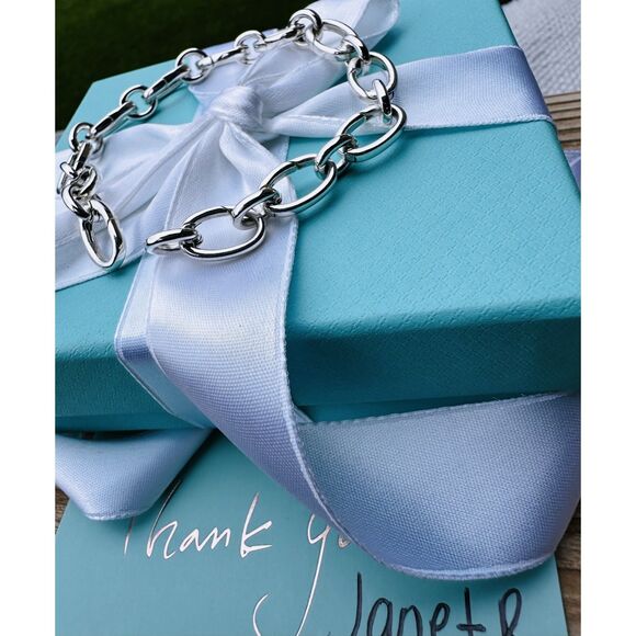 Tiffany Oval Clasping Link Bracelet in Silver ONLY, for Charm Pendant, 7.5" - Picture 4 of 5
